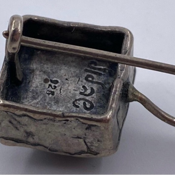 Didae Designer Signed Sterling Silver Dangle Black Stone Earrings - Picture 4 of 6